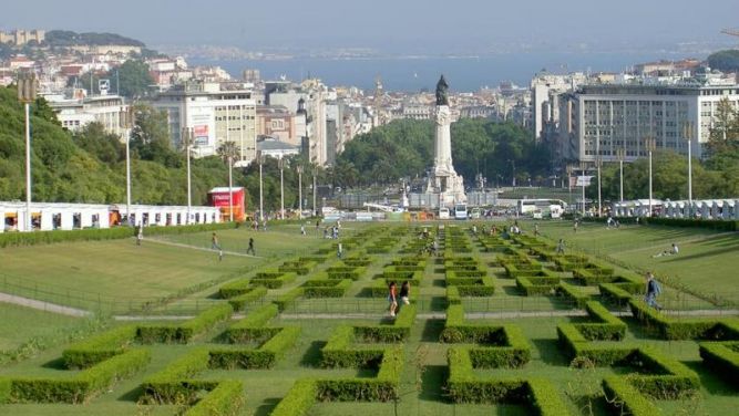 Feira do Livro de Lisboa no final de maio