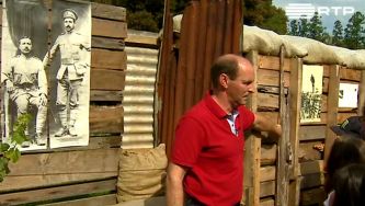 Construir uma trincheira para homenagear o avô