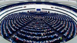 União Europeia: Parlamento Europeu e Comissão Europeia
