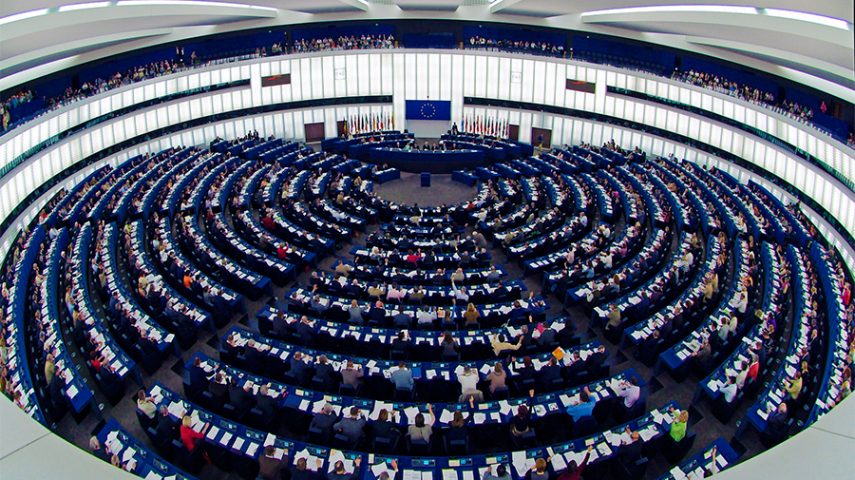 União Europeia: Parlamento Europeu e Comissão Europeia