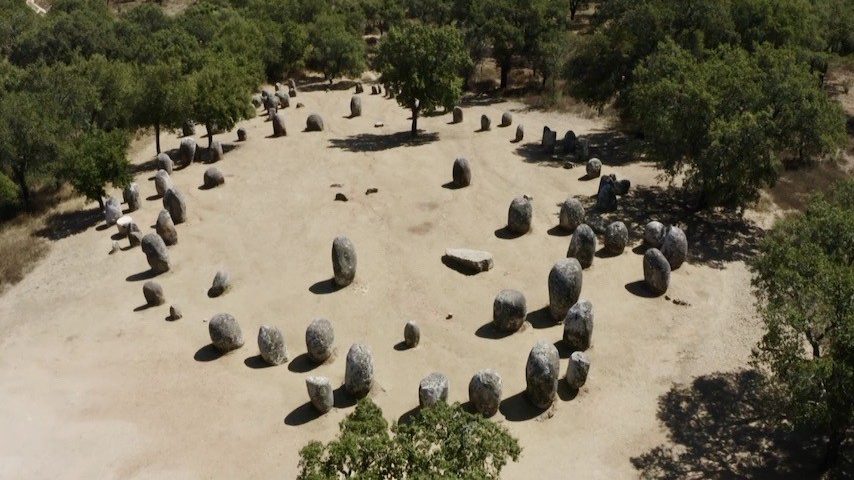 Pedras que são Menires que são Monumentos