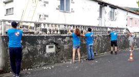 Imagem de Voluntários remodelam casa na ilha Terceira