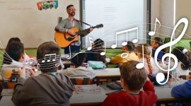 Imagem de Uma aula com canções do mundo